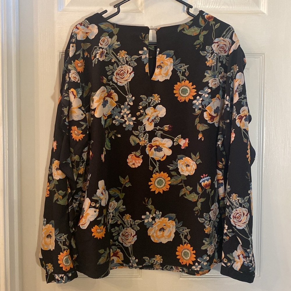 Ava & Viv Black Floral Blouse - Picture 9 of 13